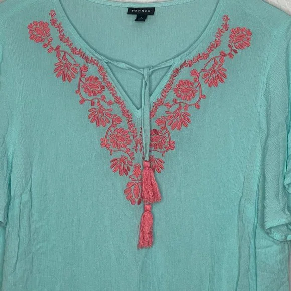 *TORRID* Torrid Crinkle Gauze Blue Green Embroidered Top 2 2X 18/20 - Picture 3 of 6